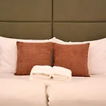 Grand Terrace 1 By Vallettastay *