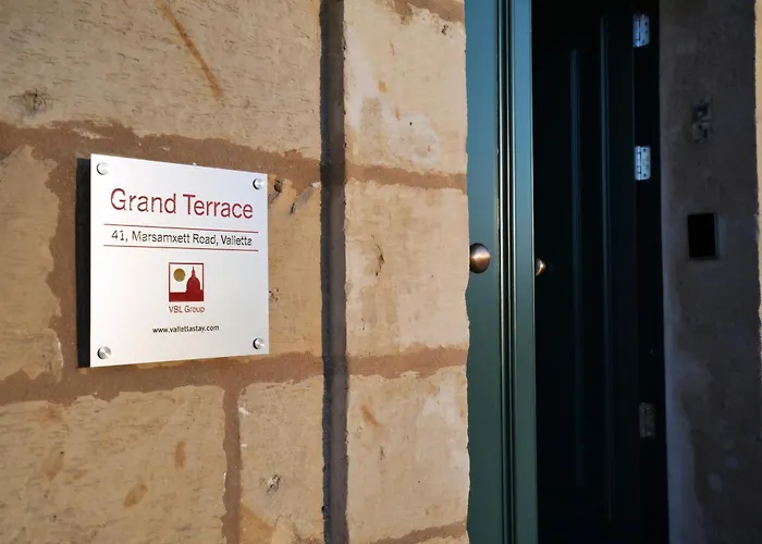 Grand Terrace 1 By Vallettastay Apartman